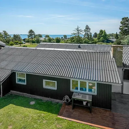 Bisera - 150m From The Sea By Interhome